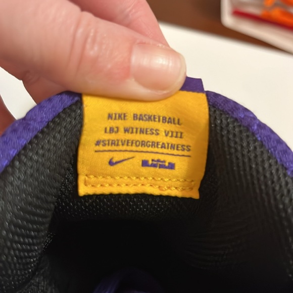 Nike LeBron Witness 8 Basketball Shoes
Color: Black/Gold/Purple
Quantity: 1 - Picture 7 of 11